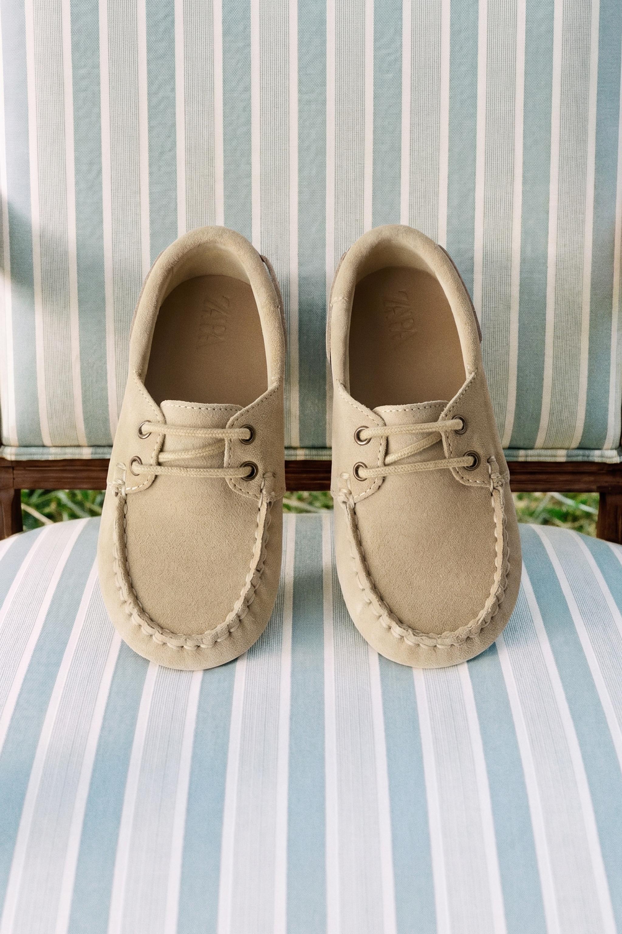 LEATHER BOAT SHOES